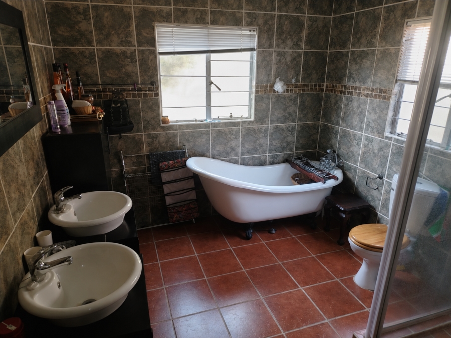 3 Bedroom Property for Sale in Bodorp North West